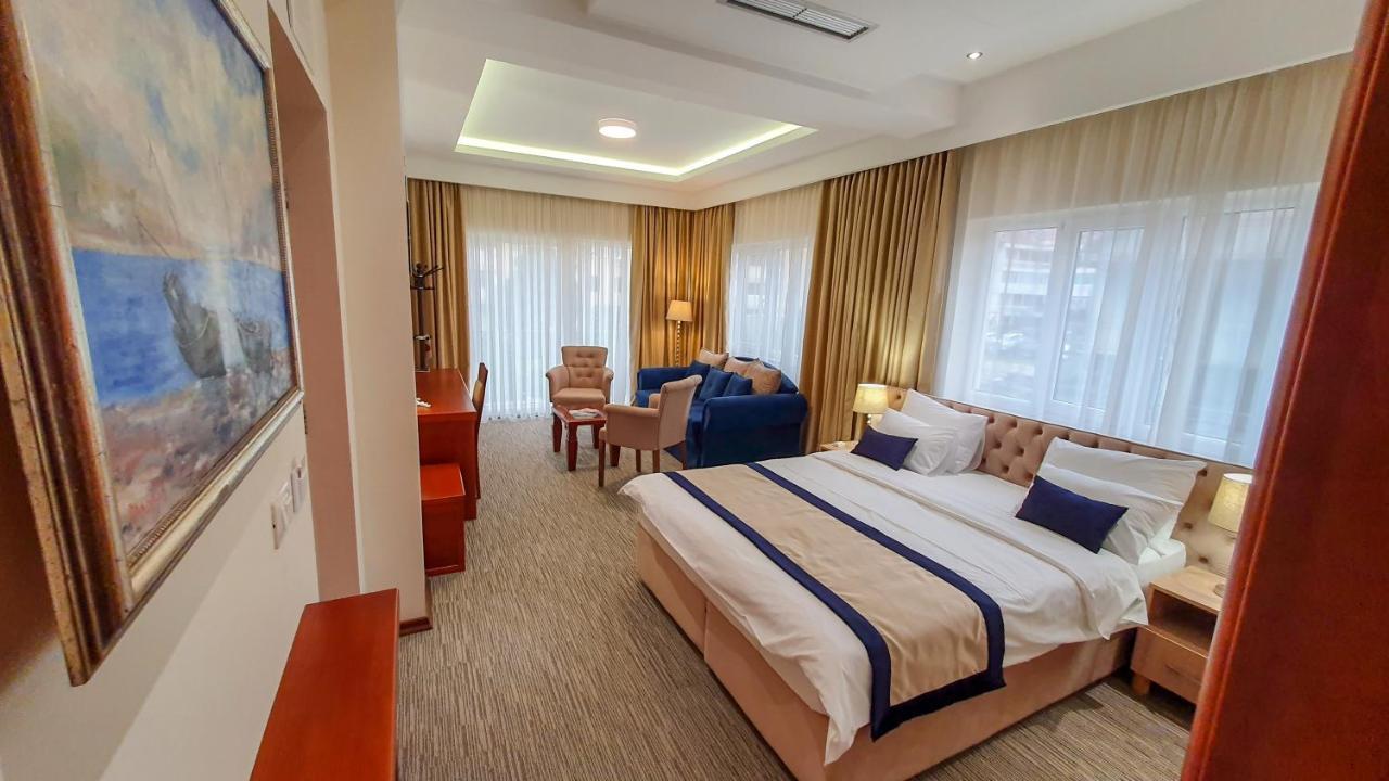 Hotel Montenegrino Тиват Екстериор снимка