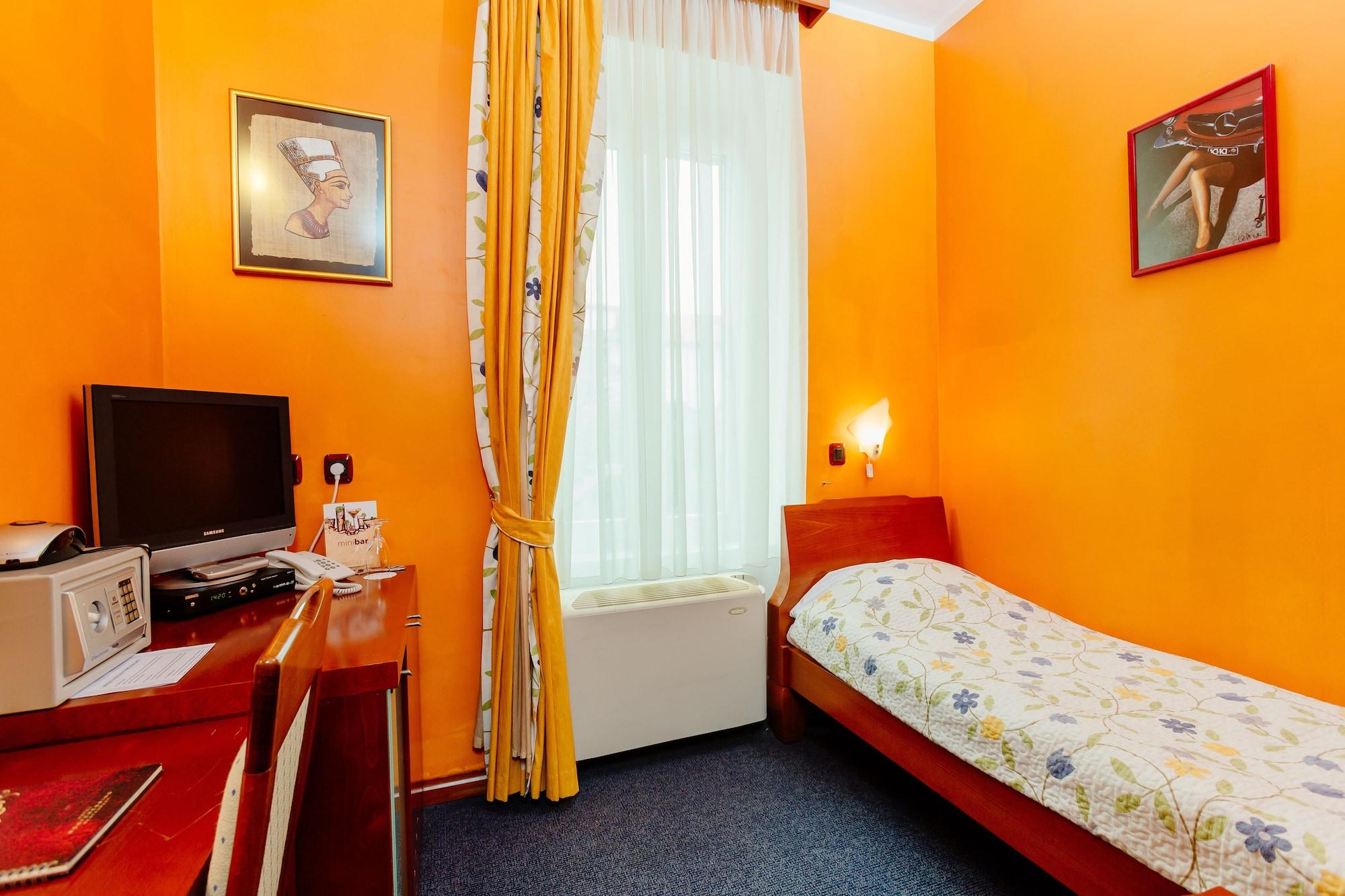 Hotel Montenegrino Тиват Екстериор снимка