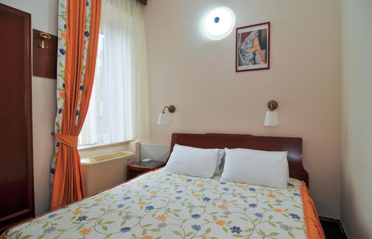 Hotel Montenegrino Тиват Екстериор снимка