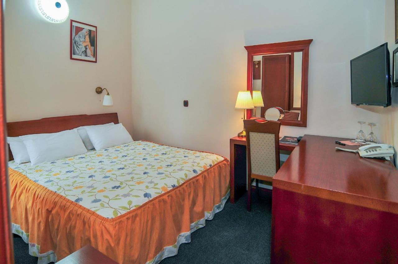 Hotel Montenegrino Тиват Екстериор снимка