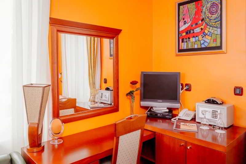 Hotel Montenegrino Тиват Екстериор снимка