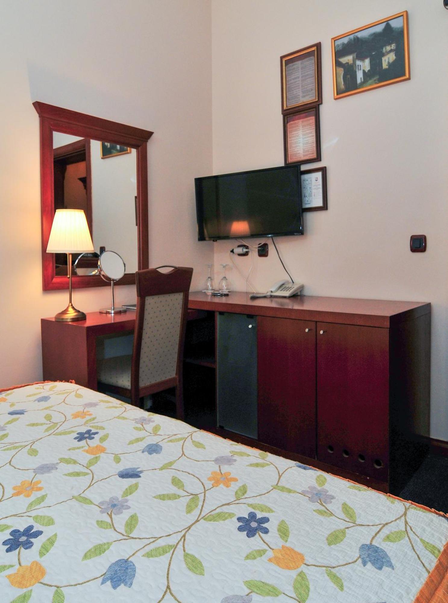Hotel Montenegrino Тиват Екстериор снимка