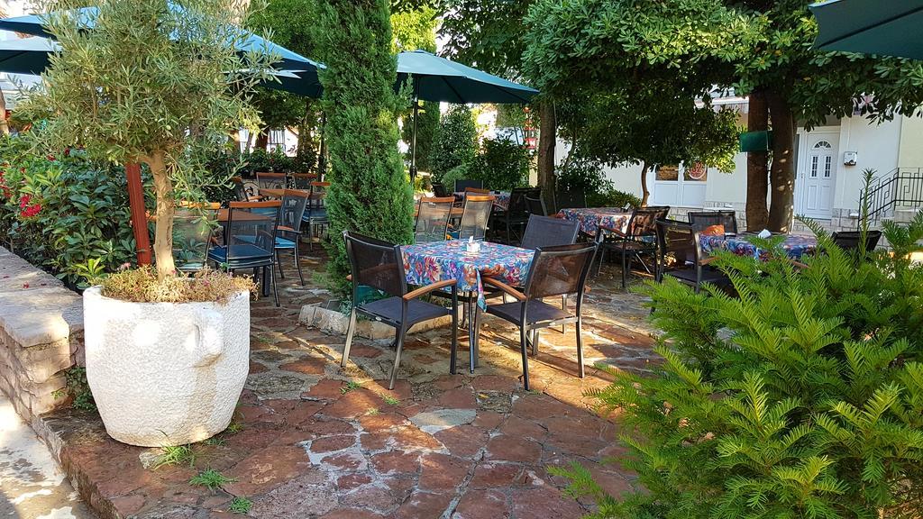 Hotel Montenegrino Тиват Екстериор снимка