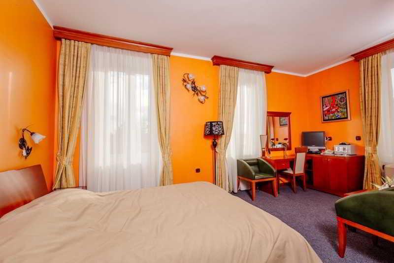 Hotel Montenegrino Тиват Екстериор снимка